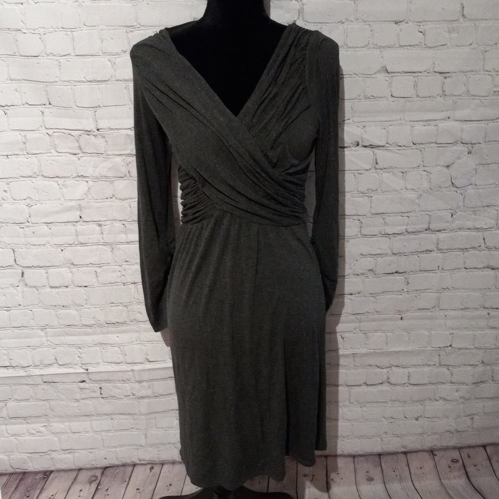 MAX STUDIO gray flattering stretch dress, size medium